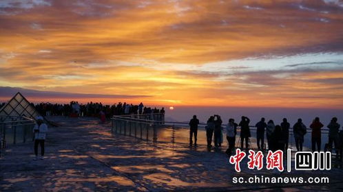 四川牛背山景区恢复开放 推出夜间徒步产品